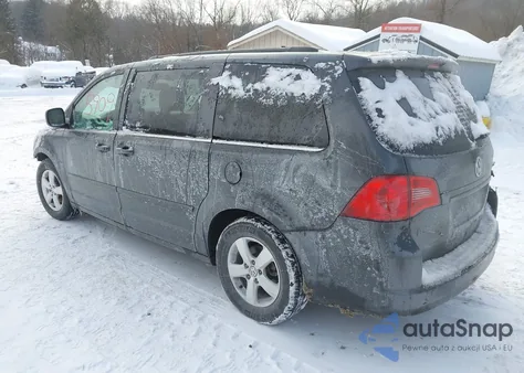 2011 Volkswagen Routan Se z USA, uszkodzony, nr VIN 2V4RW3DG5BR695637